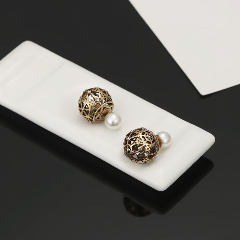 chr1st1an D10r earrings